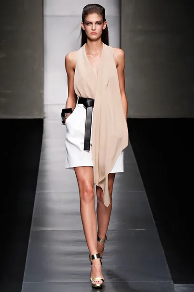 Look 11